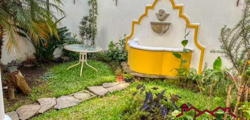 B138 – Casa de 4 habitaciones en condominio