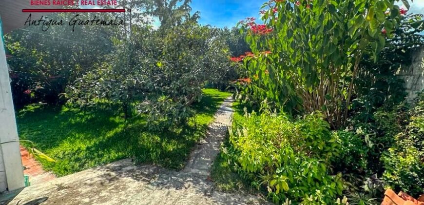 H106 – Beautiful furnished house in San Pedro el Alto