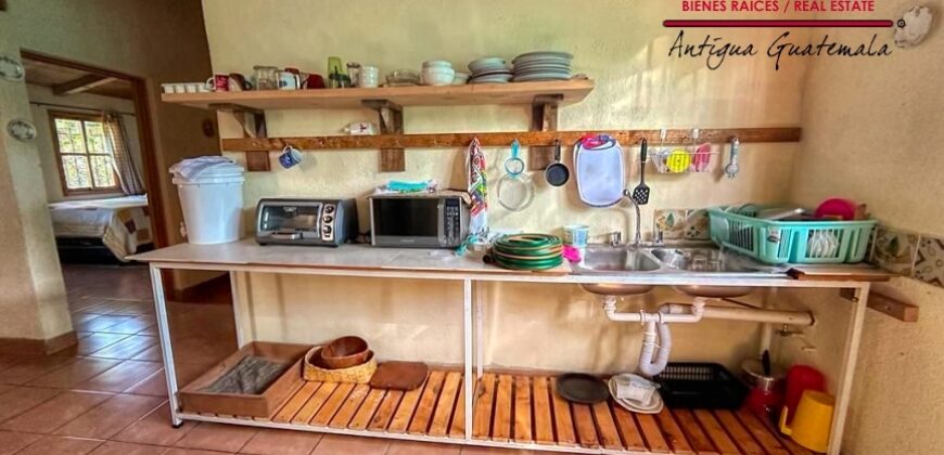 H106 – Beautiful furnished house in San Pedro el Alto