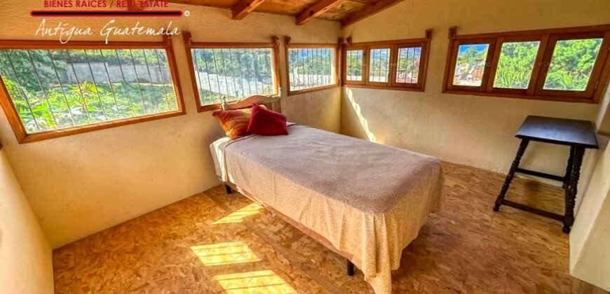 H106 – Beautiful furnished house in San Pedro el Alto