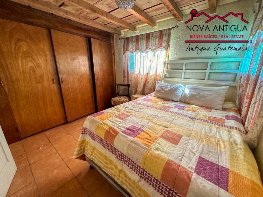 H106 – Beautiful furnished house in San Pedro el Alto