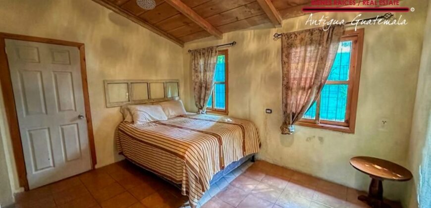 H106 – Beautiful furnished house in San Pedro el Alto