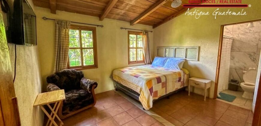 H106 – Bonita casa amueblada en San Pedro el Alto