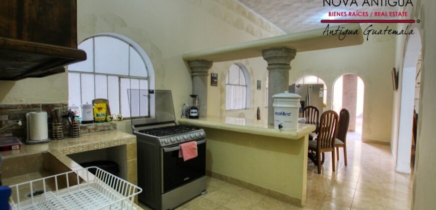 J121 – Bonita casa en Villas de Santiago