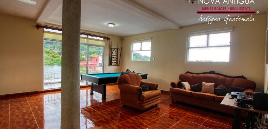 J121 – Bonita casa en Villas de Santiago