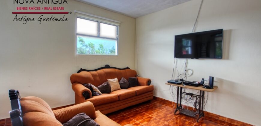 J121 – Nice house in Villas de Santiago