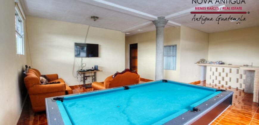 J121 – Nice house in Villas de Santiago