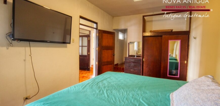 J121 – Nice house in Villas de Santiago