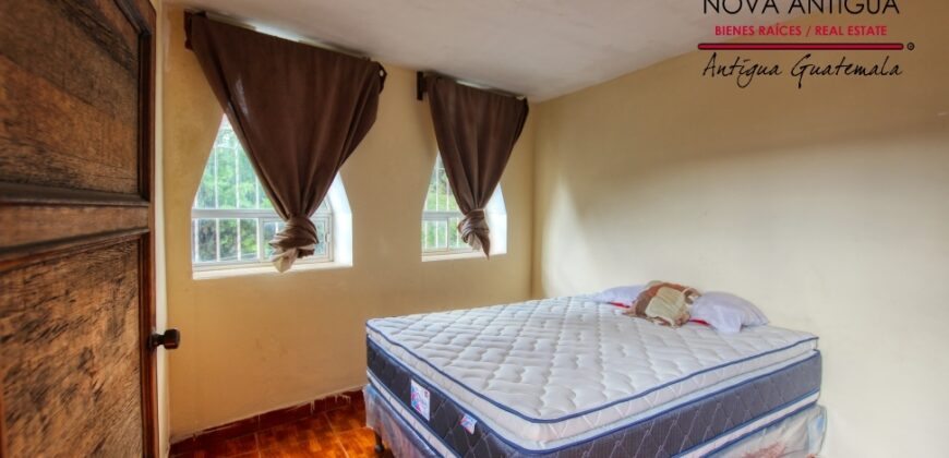 J121 – Nice house in Villas de Santiago