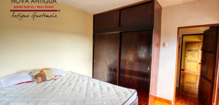 J121 – Bonita casa en Villas de Santiago