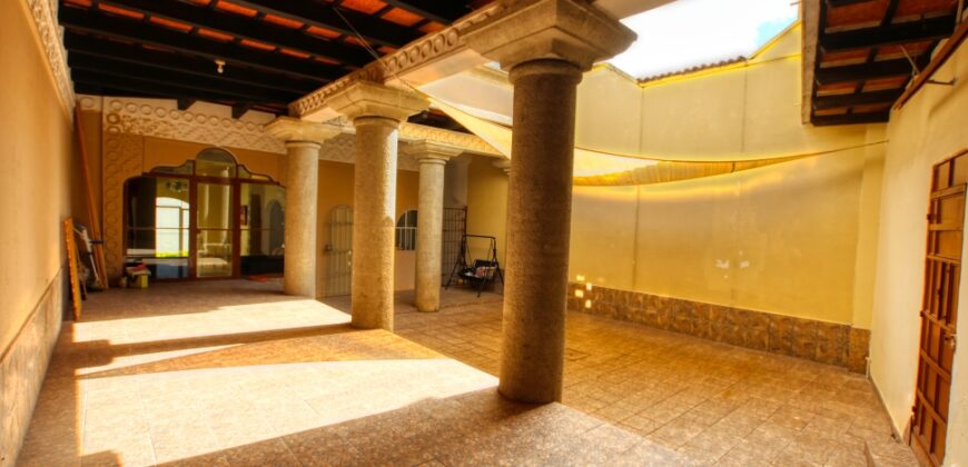 J121 – Nice house in Villas de Santiago