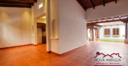 I71 – Beautiful one level house in San Pedro las Huertas