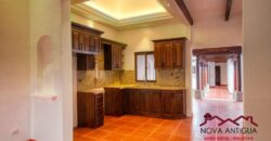 I71 – Hermosa casa de un nivel en San Pedro las Huertas