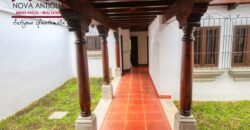 I71 – Hermosa casa de un nivel en San Pedro las Huertas