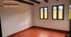 I71 – Hermosa casa de un nivel en San Pedro las Huertas