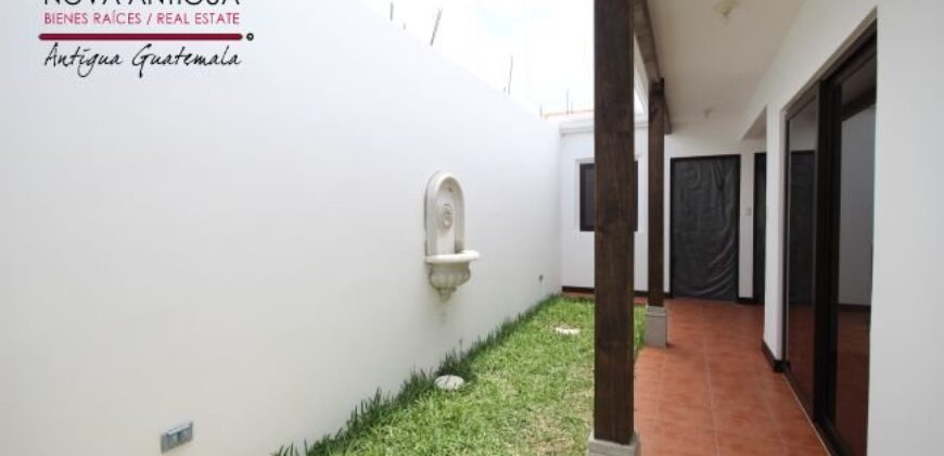 I299 – House in the San Pedro las Huertas area