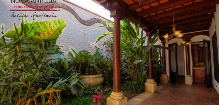 B139 -House For Rent 2 Bedrooms Unfurnished