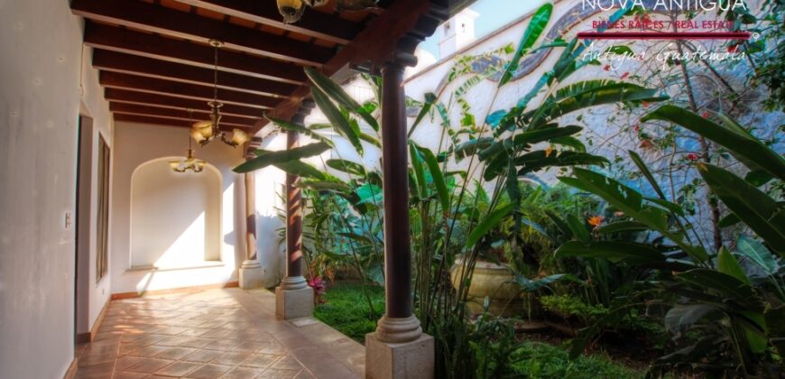 B139 -House For Rent 2 Bedrooms Unfurnished