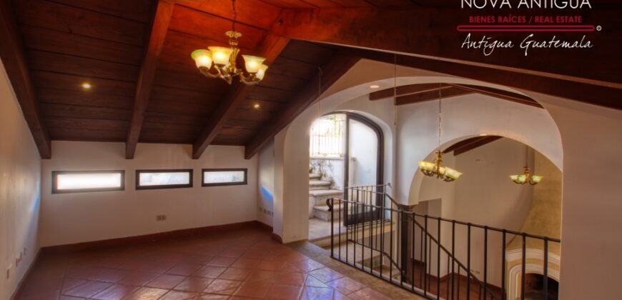 B139 -House For Rent 2 Bedrooms Unfurnished