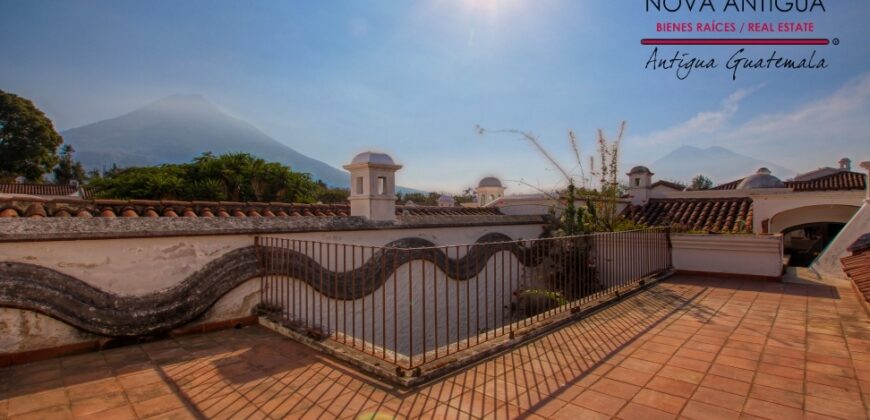 B139 -House For Rent 2 Bedrooms Unfurnished