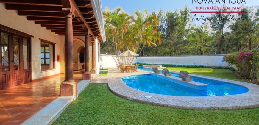 B139 -House For Rent 2 Bedrooms Unfurnished