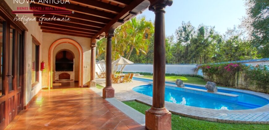 B139 -House For Rent 2 Bedrooms Unfurnished