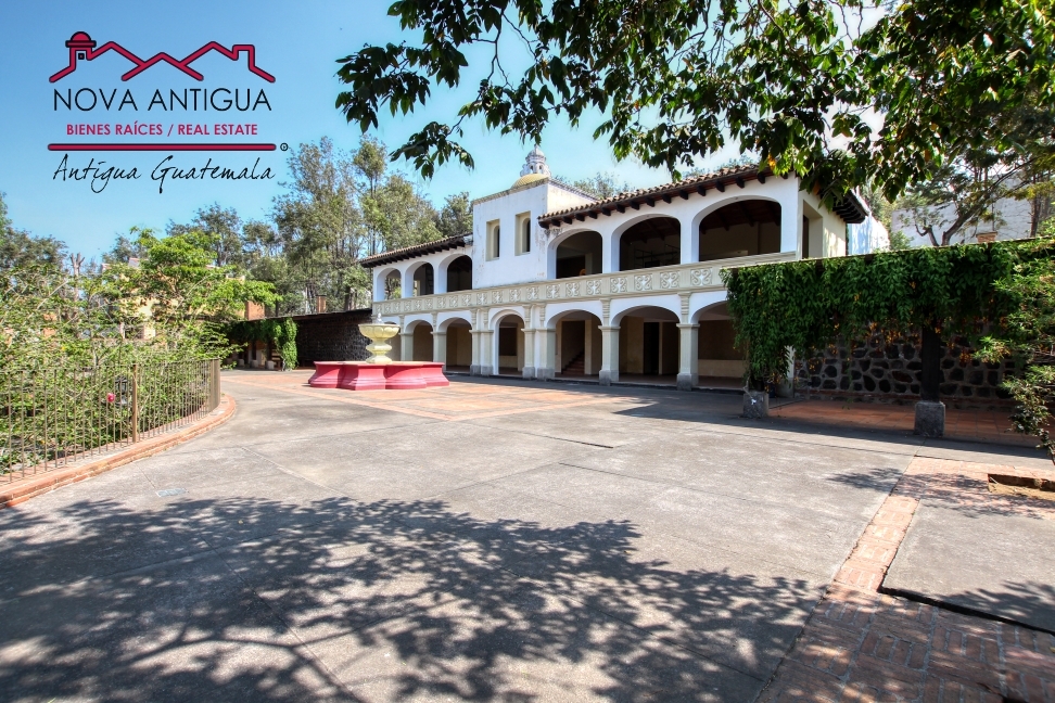 R25 – Hermosa casa dentro de condominio Antigua Gardens