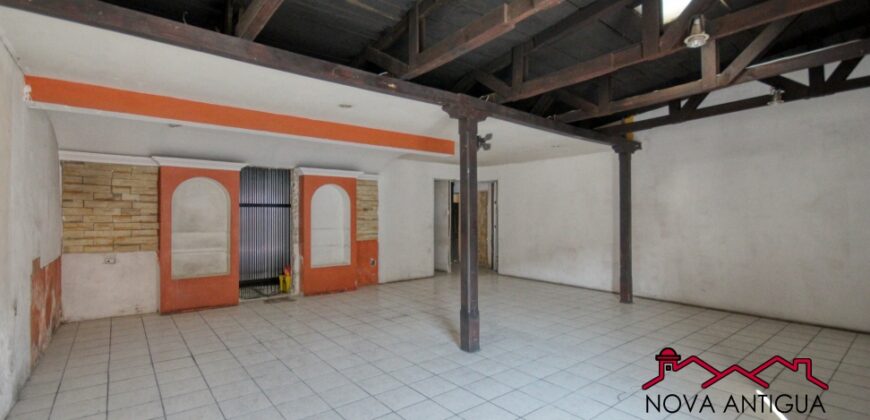 A4203 – Ample commercial space for rent