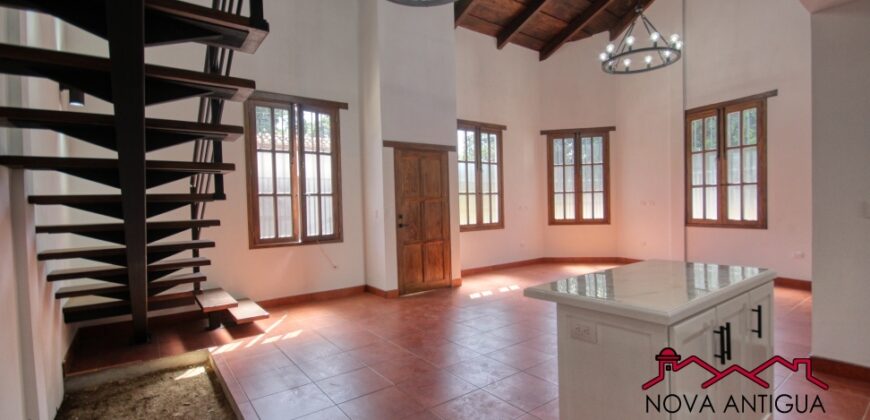 T42 – Loft de esquina en residencial