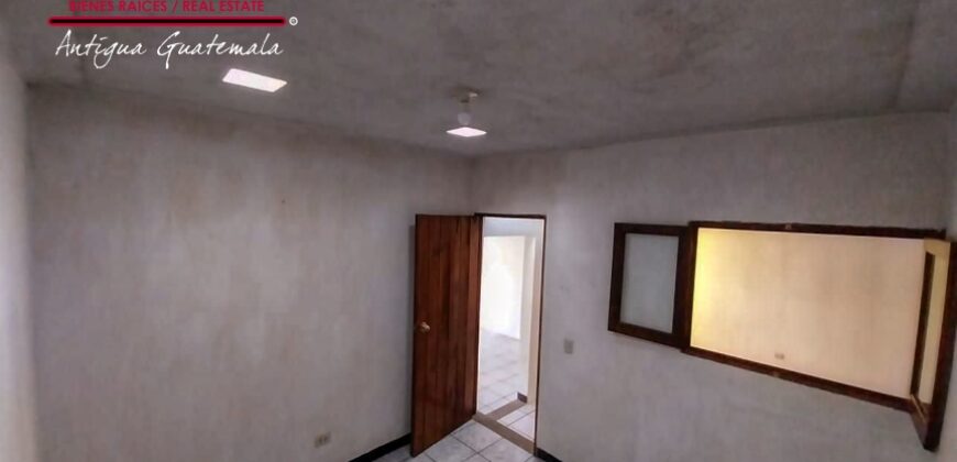 F359 – Casa en renta de 3 habitaciones en Pastores