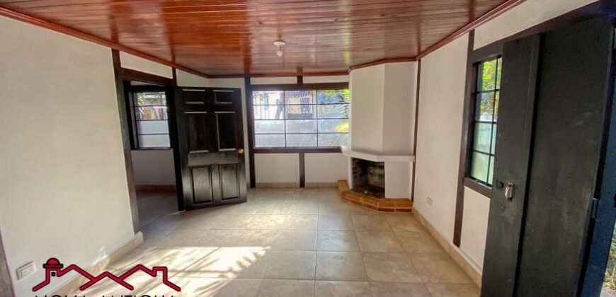 A4204 – Apartamento sin muebles en Antigua Guatemala
