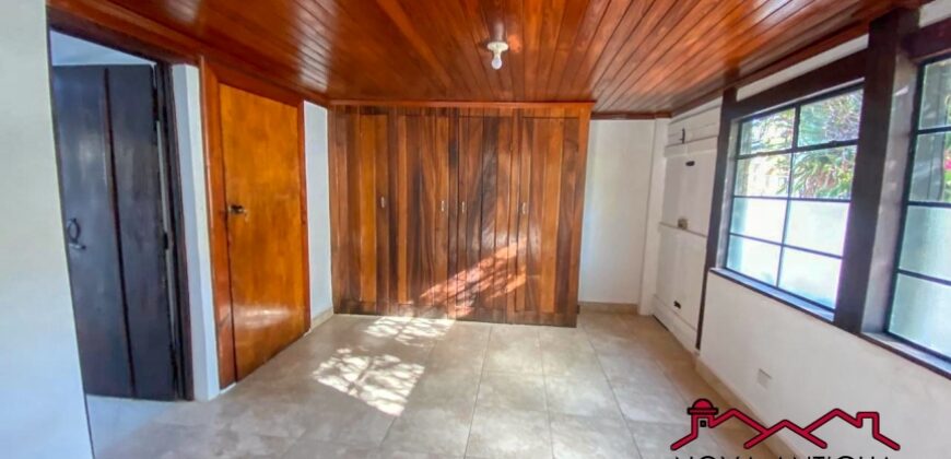 A4204 – Apartamento sin muebles en Antigua Guatemala