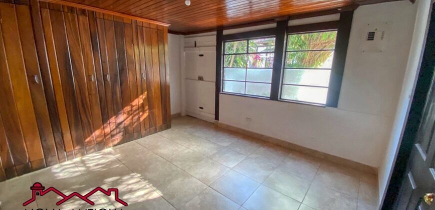 A4204 – Apartamento sin muebles en Antigua Guatemala