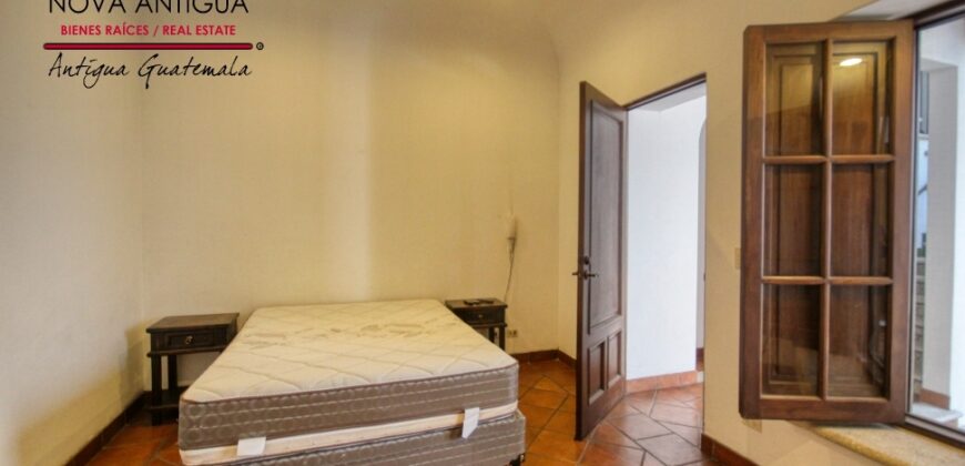A4200 – Apartment near the Antigua market