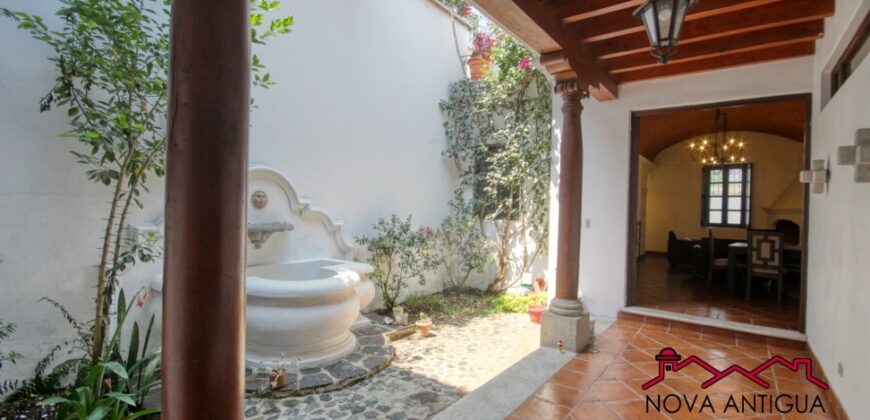 A4200 – Apartment near the Antigua market