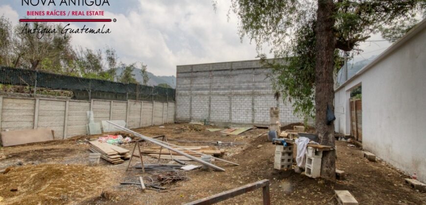 Q224 – Terreno en el area de San Juan del Obispo