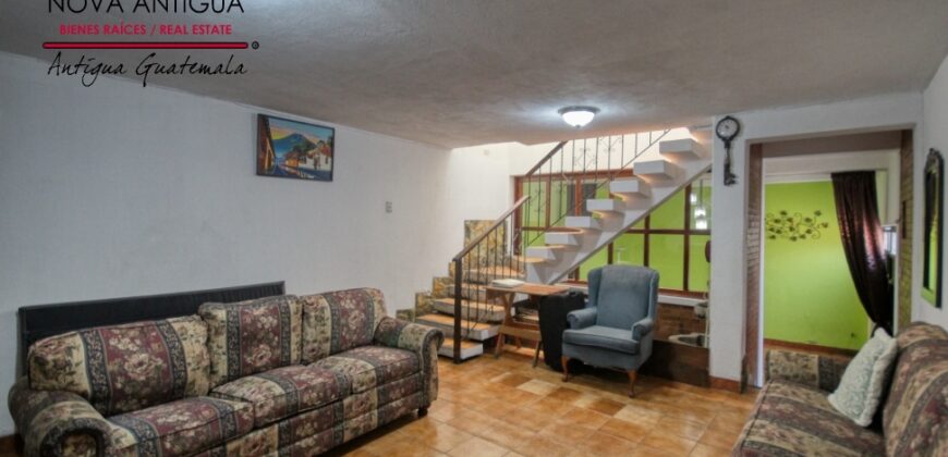 A4207 – Ideal property for a hostel near La Merced church