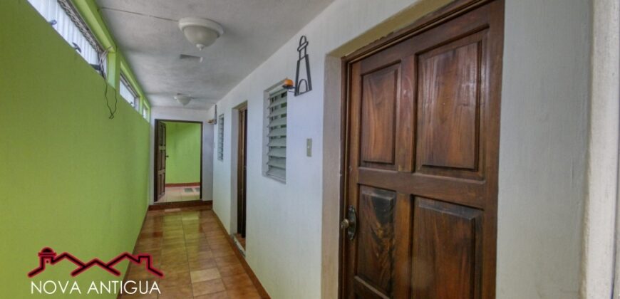 A4207 – Ideal property for a hostel near La Merced church