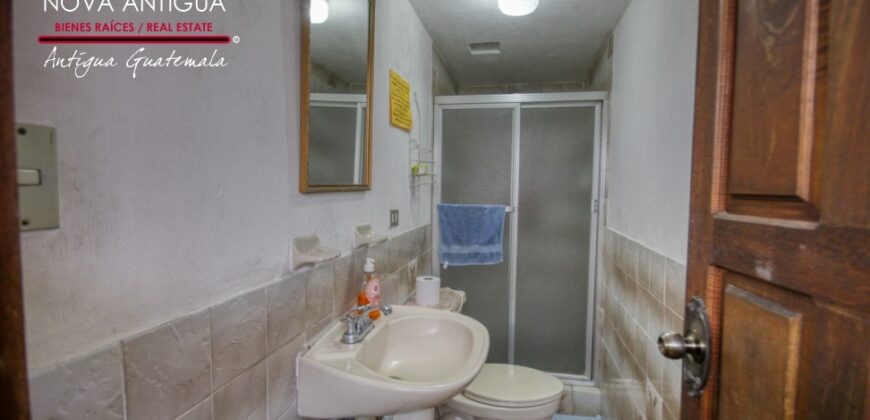 A4207 – Ideal property for a hostel near La Merced church