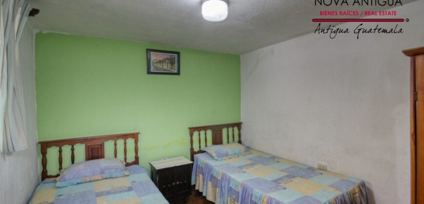 A4207 – Ideal property for a hostel near La Merced church