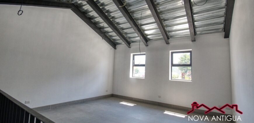 A4208 – Retail Space in Commercial Center