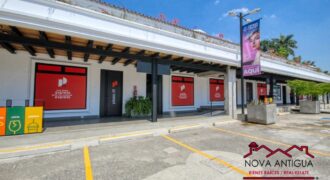 A4208 – Retail Space in Commercial Center
