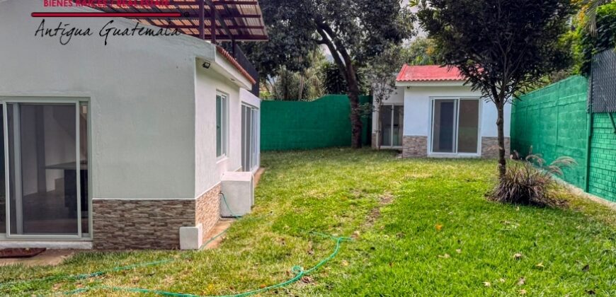 H107 – Unfurnished house in residential