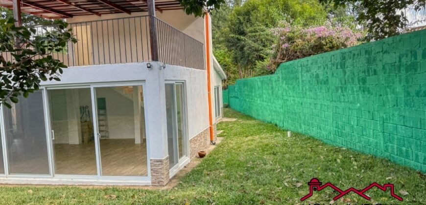 H107 – Casa sin muebles en residencial