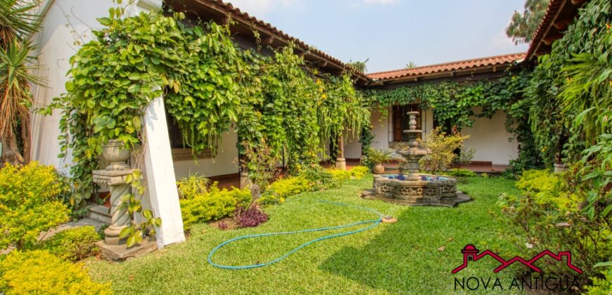 I300 – Casa de un nivel con jardin