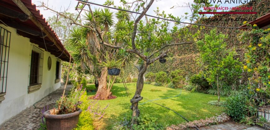 I300 – Casa de un nivel con jardin