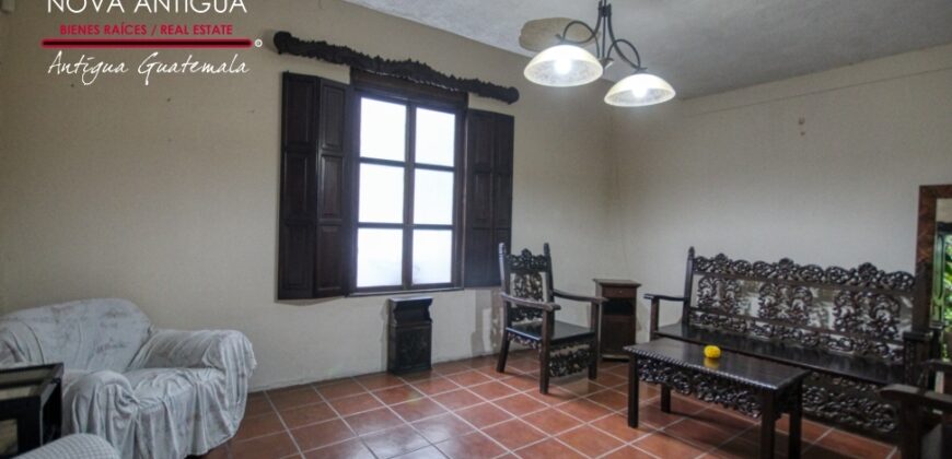 A4213 – Beautiful property minutes from the Central Park