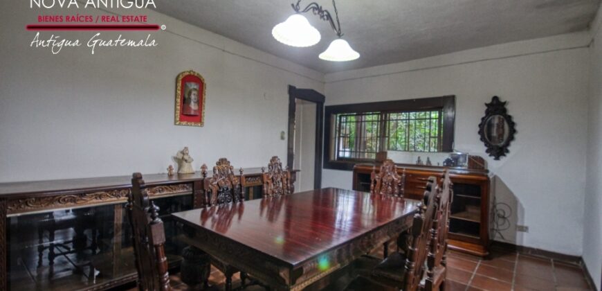 A4213 – Beautiful property minutes from the Central Park