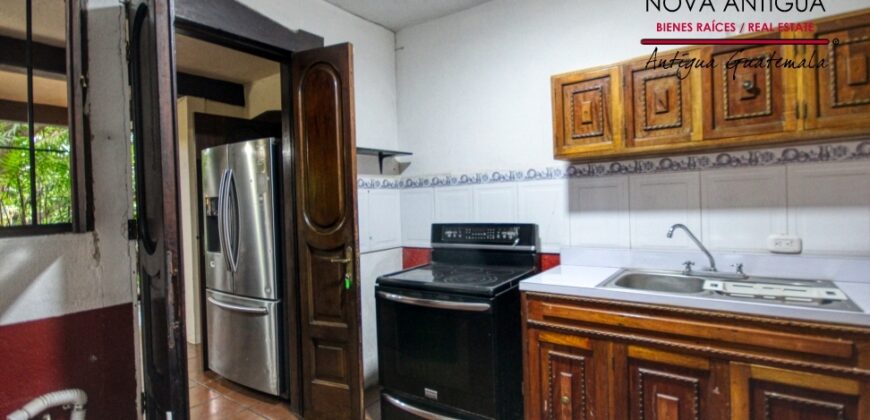 A4213 – Hermosa casa amueblada en el Centro de Antigua