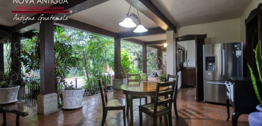 A4213 – Beautiful property minutes from the Central Park